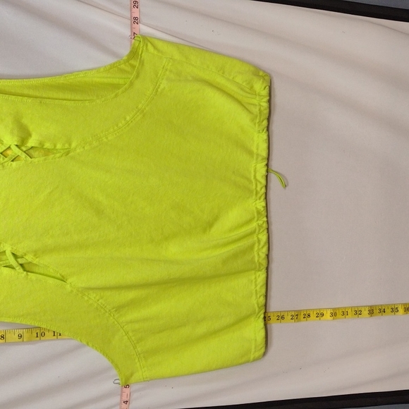 Lime green butterfly top - Picture 6 of 10
